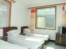 Ұ���º���ɽ�f