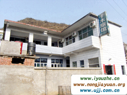 ����{��ľ�r��Ժ