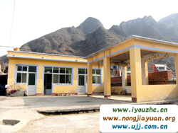 ����{��ľ�r��Ժ