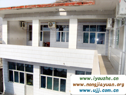 ����{��ľ�r��Ժ